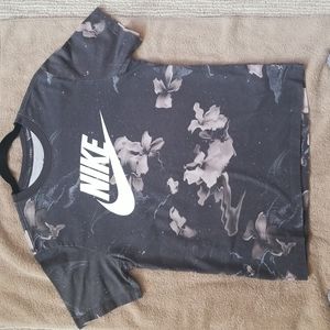 Nike Floral Tee Size Medium